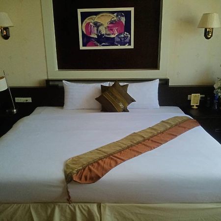 Grand Phranakhon Hotel พระนครศรีอยุธยา ภายนอก รูปภาพ