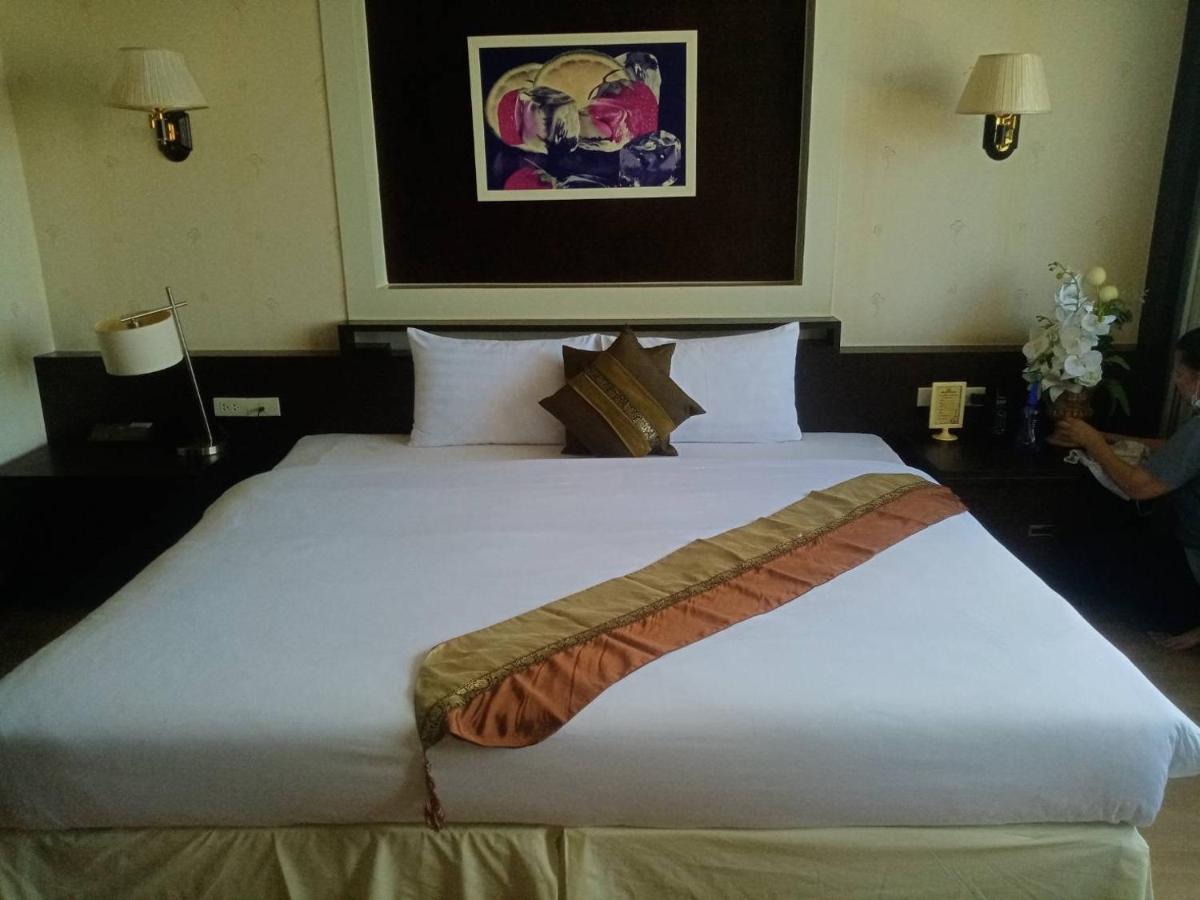 Grand Phranakhon Hotel พระนครศรีอยุธยา ภายนอก รูปภาพ