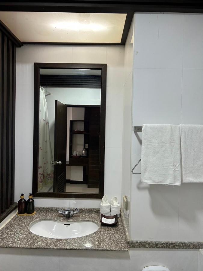Grand Phranakhon Hotel พระนครศรีอยุธยา ภายนอก รูปภาพ